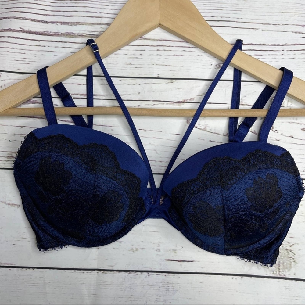 Victoria's Secret Navy Lace Very Sexy Push-up Bra Size 38D